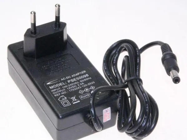 CHARGEUR 12V-2,0A